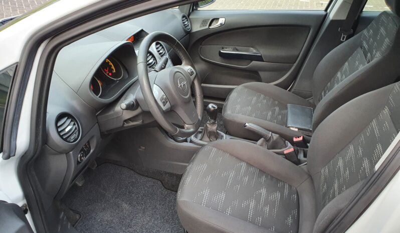 
								Opel Corsa 1.2i 63Kw 5 Deurs ‘Black & White Edition’ full									