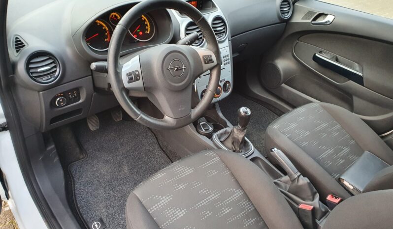 
								Opel Corsa 1.2i 63Kw 5 Deurs ‘Black & White Edition’ full									