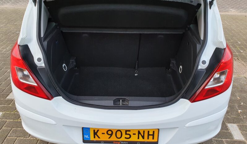
								Opel Corsa 1.2i 63Kw 5 Deurs ‘Black & White Edition’ full									